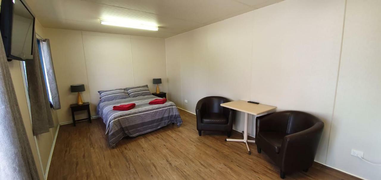 Pinjarra Caravan Park And Cabins Exterior photo