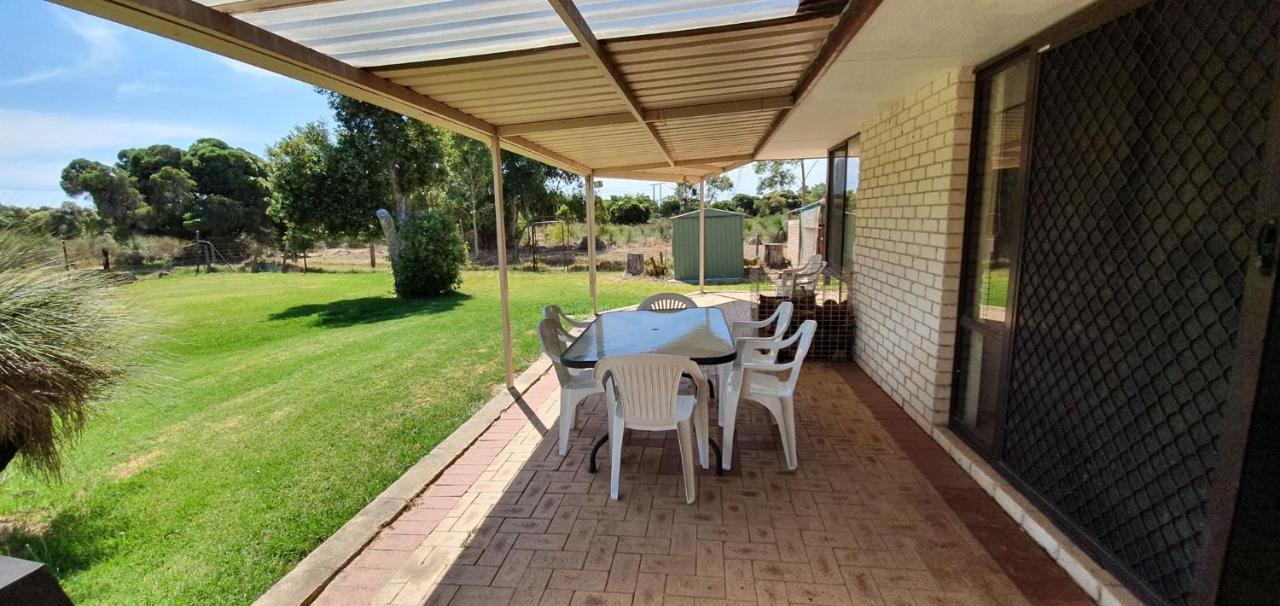 Pinjarra Caravan Park And Cabins Exterior photo