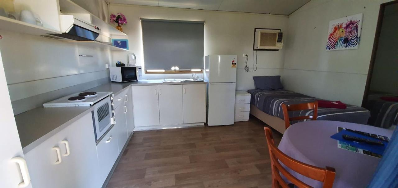 Pinjarra Caravan Park And Cabins Exterior photo